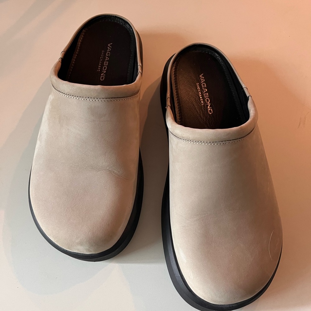Vagabond Light Tan Slip-On Mules